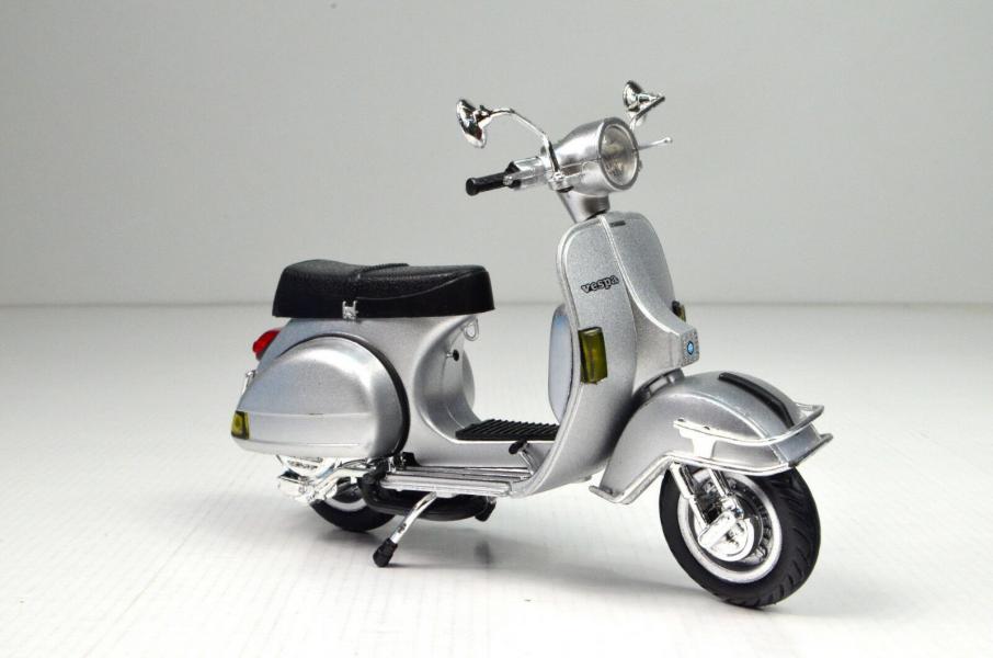 Moto Vespa Piaggio P200E 1:12 5a+